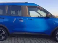Usata Ford Courier Active 125 CV (91 kW) 2024 Blu/azzurro Monovolume