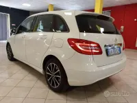 Usata Mercedes B180 Premium 109 CV (80 kW) 2014 Bianco Utilitaria