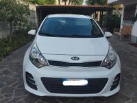 Usata Kia Rio 85 CV (62 kW) 2015 Bianco Utilitaria