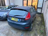 Usata Ford Fiesta 69 CV (50 kW) 2011 Grigio Utilitaria
