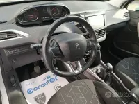 Usata Peugeot 2008 Active 99 CV (72 kW) 2016 Bianco SUV