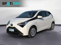 Usata Toyota Aygo Connect Style 72 CV (52 kW) 2020 Bianco Utilitaria