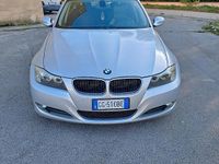 Usata BMW 318 143 CV (105 kW) 2010 Grigio Station wagon