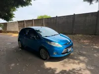 Usata Ford Fiesta Titanium 97 CV (71 kW) 2010 Blu Berlina