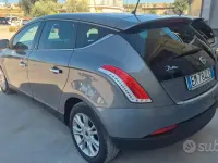 Usata Lancia Delta Gold 120 CV (88 kW) 2012 Grigio Utilitaria