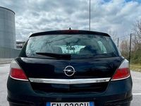 Usata Opel Astra 101 CV (74 kW) 2005 Nero Berlina
