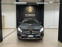 Usata Mercedes GLA180 109 CV (80 kW) 2017 Grigio SUV