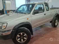 Usata Nissan Navara 104 CV (76 kW) 1999 Pick-up