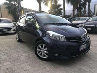 Usata Toyota Yaris Lounge 99 CV (72 kW) 2013 Lilla Berlina