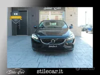 Usata Volvo V40 Business Edition 120 CV (88 kW) 2019 Black sapphire metallizzato Berlina