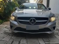 Usata Mercedes GLA180 122 CV (89 kW) 2016 Grigio SUV