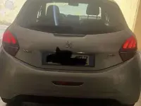 Usata Peugeot 208 Active 68 CV (50 kW) 2016 Grigio Utilitaria
