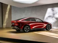 Nuova Mazda 6e Takumi-Line 180 kW (245 CV) 2025 Argento Berlina