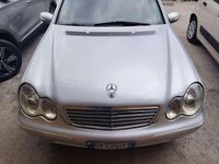 Usata Mercedes C220 150 CV (110 kW) 2001 Argento Berlina