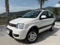 Gebraucht Fiat Panda 4x4 75 PS (55 kW) 2011 Weiß Kleinwagen