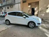 Usata Ford Fiesta 75 CV (55 kW) 2016 Bianco Utilitaria