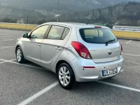 Usata Hyundai i20 Edition 75 CV (55 kW) 2013 Grigio Utilitaria