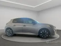 Usata Peugeot 208 Allure 101 CV (74 kW) 2025 Grigio Utilitaria