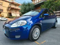 Usata Fiat Grande Punto 75 CV (55 kW) 2006 Bluazzurro Utilitaria