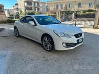 Usata Hyundai Genesis Sport 213 CV (156 kW) 2011 Bianco Coupé