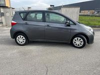 Usata Toyota Verso-S Style 122 CV (89 kW) 2012 Grigio Monovolume