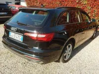 Begagnad Audi A4 Business 136 HK (100 kW) 2022 Svart Kombi