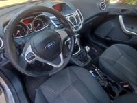 Usata Ford Fiesta Titanium 70 CV (51 kW) 2010 Grigio Utilitaria