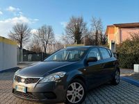 Usata Kia Ceed 95 CV (69 kW) 2010 Grigio Utilitaria