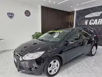 Begagnad Ford Focus Titanium 95 HK (69 kW) 2013 Svart Kombi