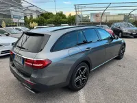 Usata Mercedes E400 Premium Plus 330 CV (242 kW) 2022 Grigio Station wagon