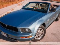 Usata Ford Mustang Convertible 213 CV (156 kW) 2005 Blu/azzurro Cabrio