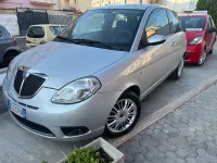 Usata Lancia Ypsilon 60 CV (44 kW) 2008 Argento Utilitaria