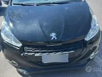 Usata Peugeot 208 Allure 92 CV (67 kW) 2013 Nero Utilitaria