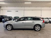 Käytetty Volvo V60 Momentum 115 HP (84 kW) 2012 Harmaa Farmari