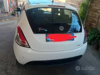 Usata Lancia Ypsilon 69 CV (50 kW) 2015 Bianco Utilitaria