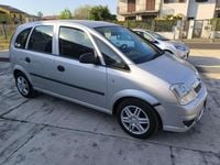 Usata Opel Meriva 90 CV (66 kW) 2008 Argento Monovolume