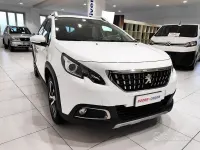 Usata Peugeot 2008 Allure 99 CV (72 kW) 2017 Bianco SUV