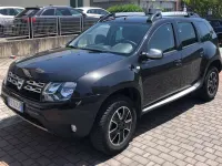 Usata Dacia Duster Lauréate 90 CV (66 kW) 2016 Nero SUV