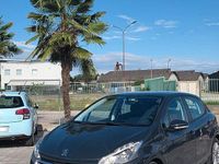 Usata Peugeot 208 81 CV (59 kW) 2019 Blu Utilitaria