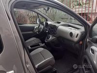 Begagnad Peugeot Partner Tepee 2011 Minibuss