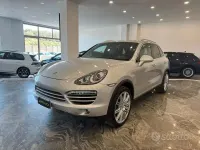 Usata Porsche Cayenne 239 CV (175 kW) 2010 Grigio SUV
