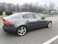 Usata Jaguar XE 180 CV (132 kW) 2015 Grigio Berlina
