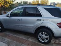 Usata Mercedes ML320 224 CV (164 kW) 2005 Grigio SUV