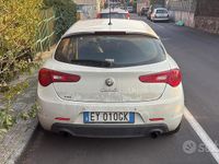 Usata Alfa Romeo Giulietta 150 CV (110 kW) 2015 Bianco Utilitaria