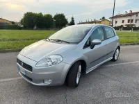 Usata Fiat Grande Punto Dynamic 90 CV (66 kW) 2006 Grigio Utilitaria