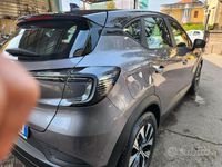 Usata Renault Captur 101 CV (74 kW) 2025 Grigio SUV
