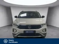 Usata VW T-Roc Life 110 CV (80 kW) 2023 Grigio / pastello SUV