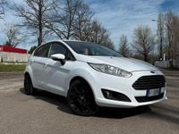 Usata Ford Fiesta Titanium 75 CV (55 kW) 2014 Bianco Utilitaria