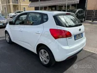 Usata Kia Venga 90 CV (66 kW) 2013 Bianco Utilitaria