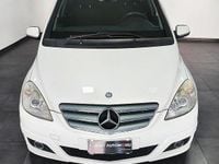 Usata Mercedes B180 110 CV (80 kW) 2011 Bianco Monovolume
